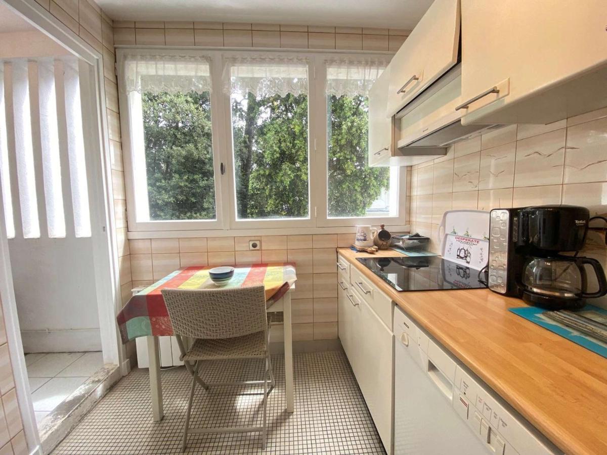 Calme Et Verdoyant: 2 Pieces, Terrasse, Parking, Proche Et Commerces - Fr-1-245-74 *